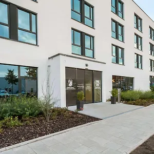Super 8 By Wyndham North Hotel Múnich